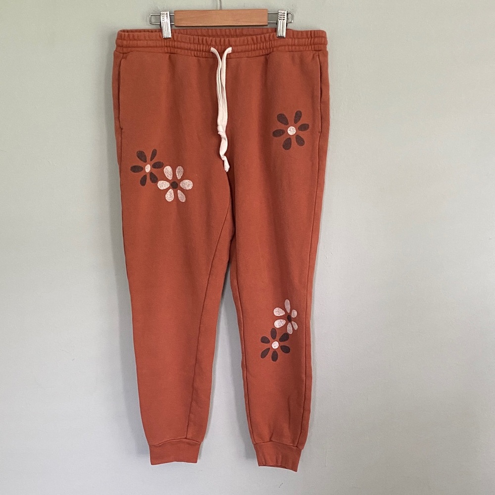Madewell Women’s Rust Color sweatpants joggers with florals size Medium.